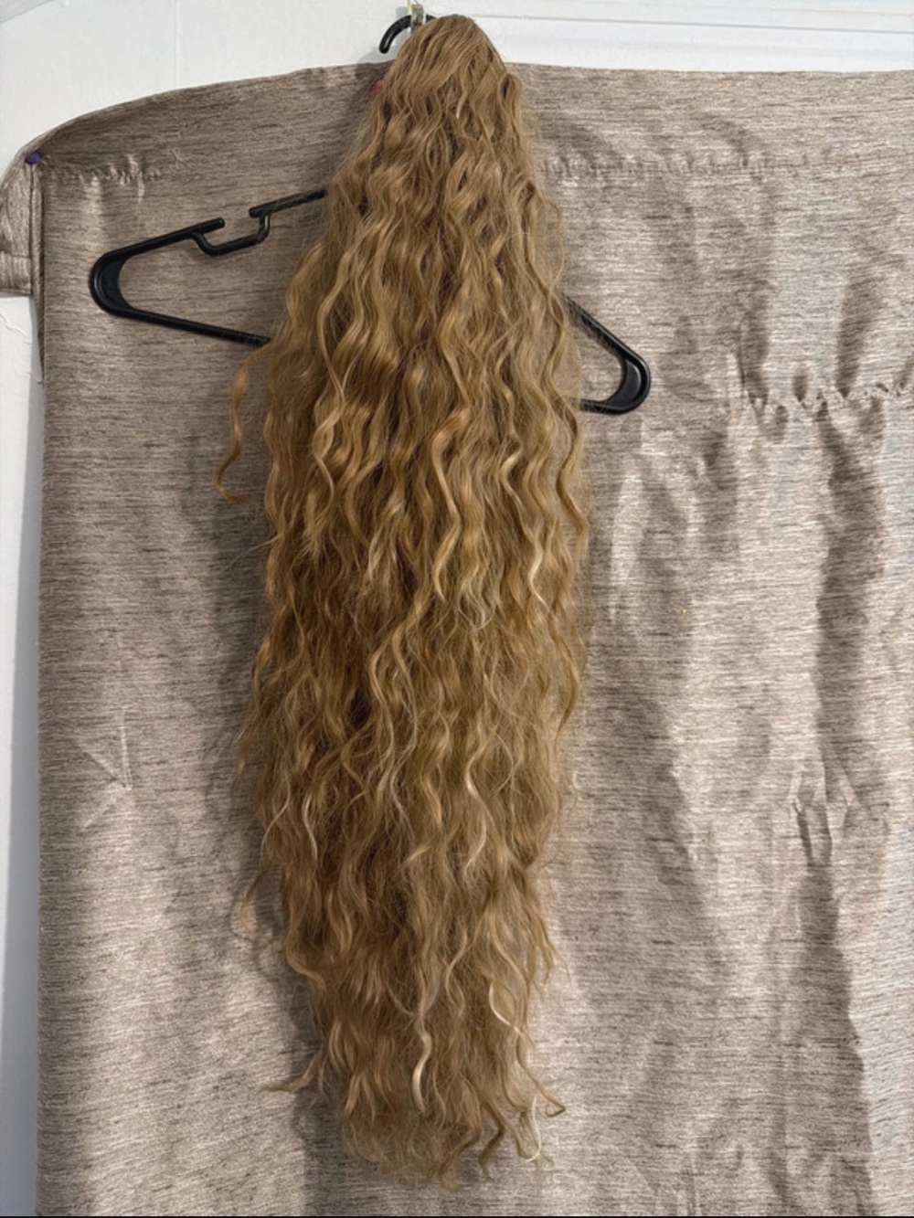 Never Used! Long Wavy Clip-In 30” Hair Extension - Blonde